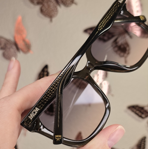 MCM Rose Gradient Sunglasses - Picture 4 of 14